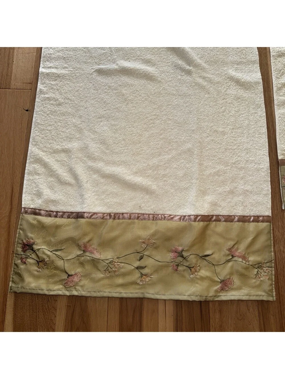 NOS Whole Home Bath Towel Set Floral Embroidered 5-piece Ivory Green Cotton
